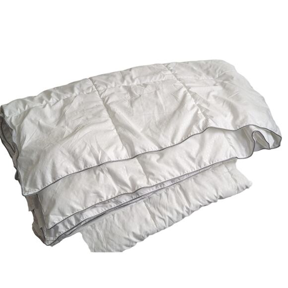 HOMELIKE MOMENT! BUTTER SOFT DOWN ALTERNATIVE COMFORTER, WHITE W/GRAY! SZ TW - Picture 3 of 10